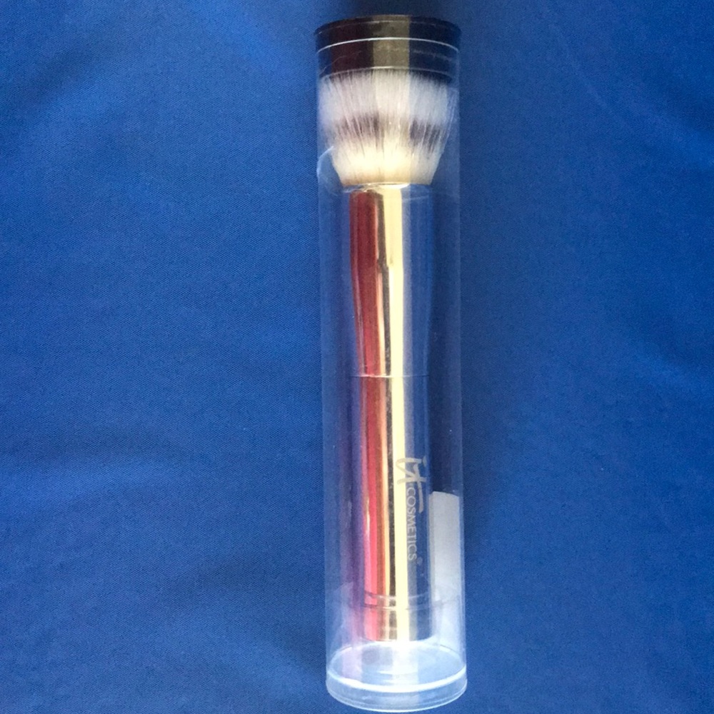 It cosmetics brushes